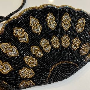 Vintage beaded crossbody sea shell bag